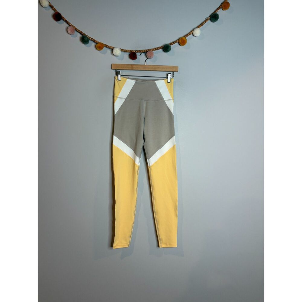 Old Navy Elevate Go-Dry color block athletic leggings